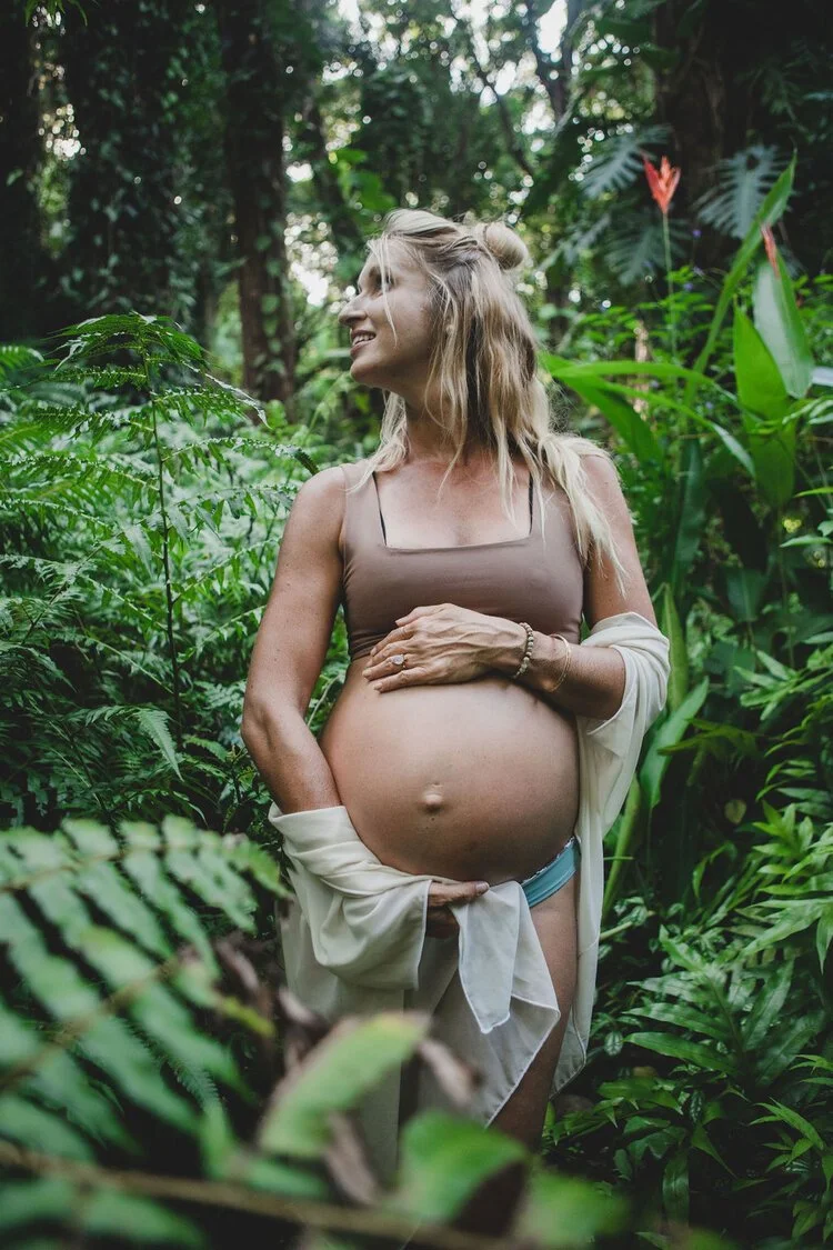 jungle+maternity+photography.jpeg